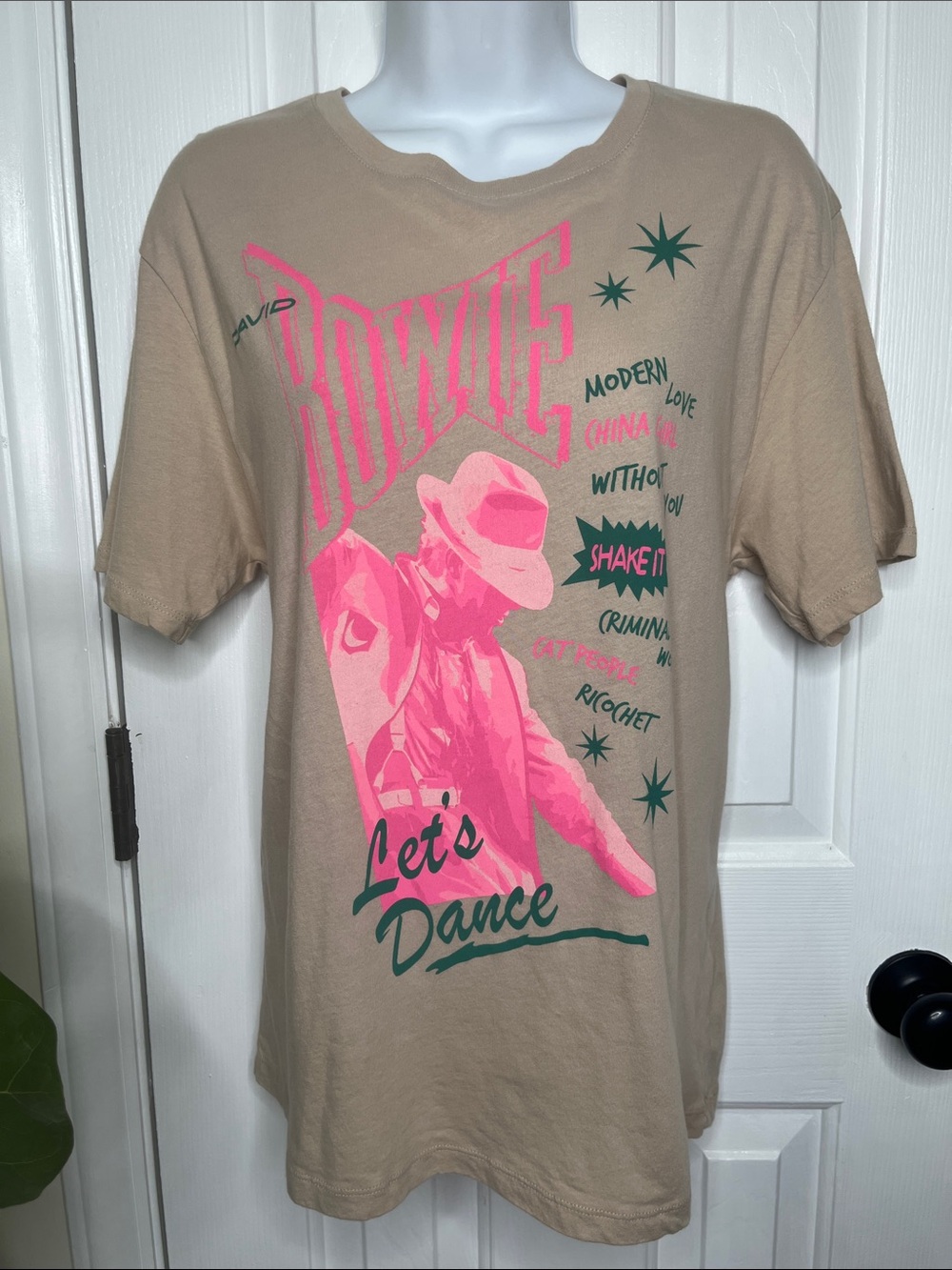 David Bowie Let’s Dance Tan Graphic T-Shirt with Pink and Teal Size XS